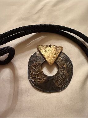 Brutalist medallion statement necklace pendant fabric rope chain **needs repair